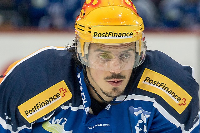 负担着极高 负担着极高